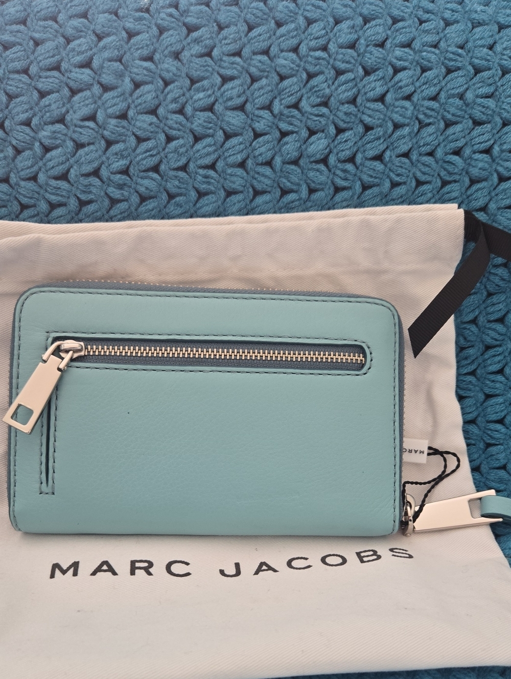 Marc Jacobs Light Blue Zip-Around Card Holder Wallet - Picture 2 of 5